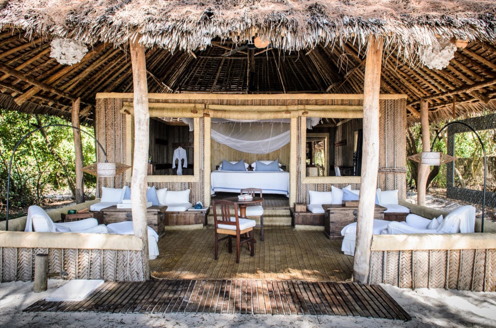 Luxury Banda - Mnemba Island Lodge