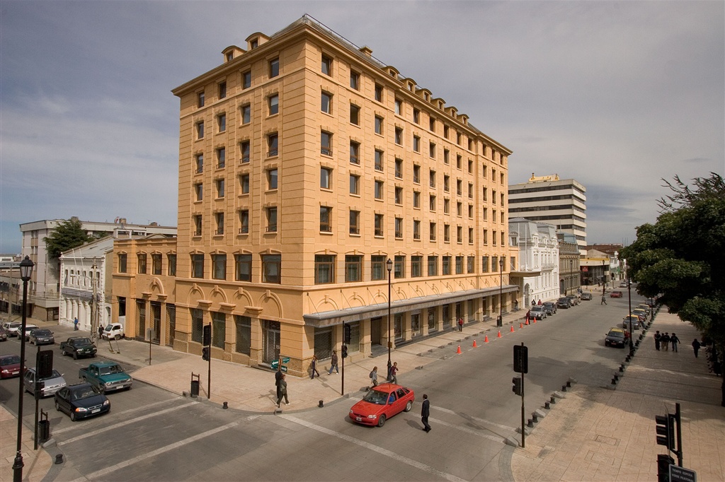 Hotel facade - Cabo de Hornos Hotel