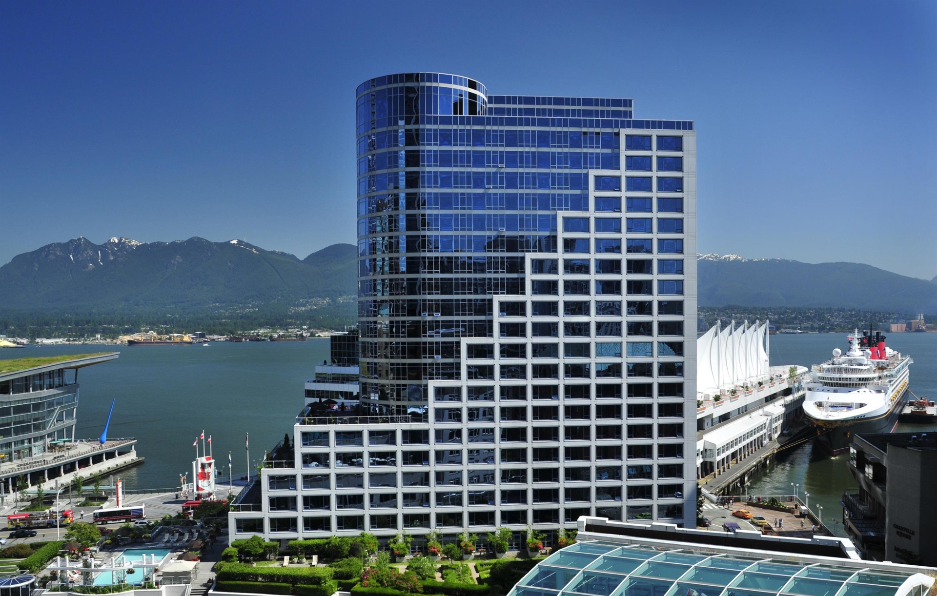 Exterior - Fairmont Waterfront Vancouver