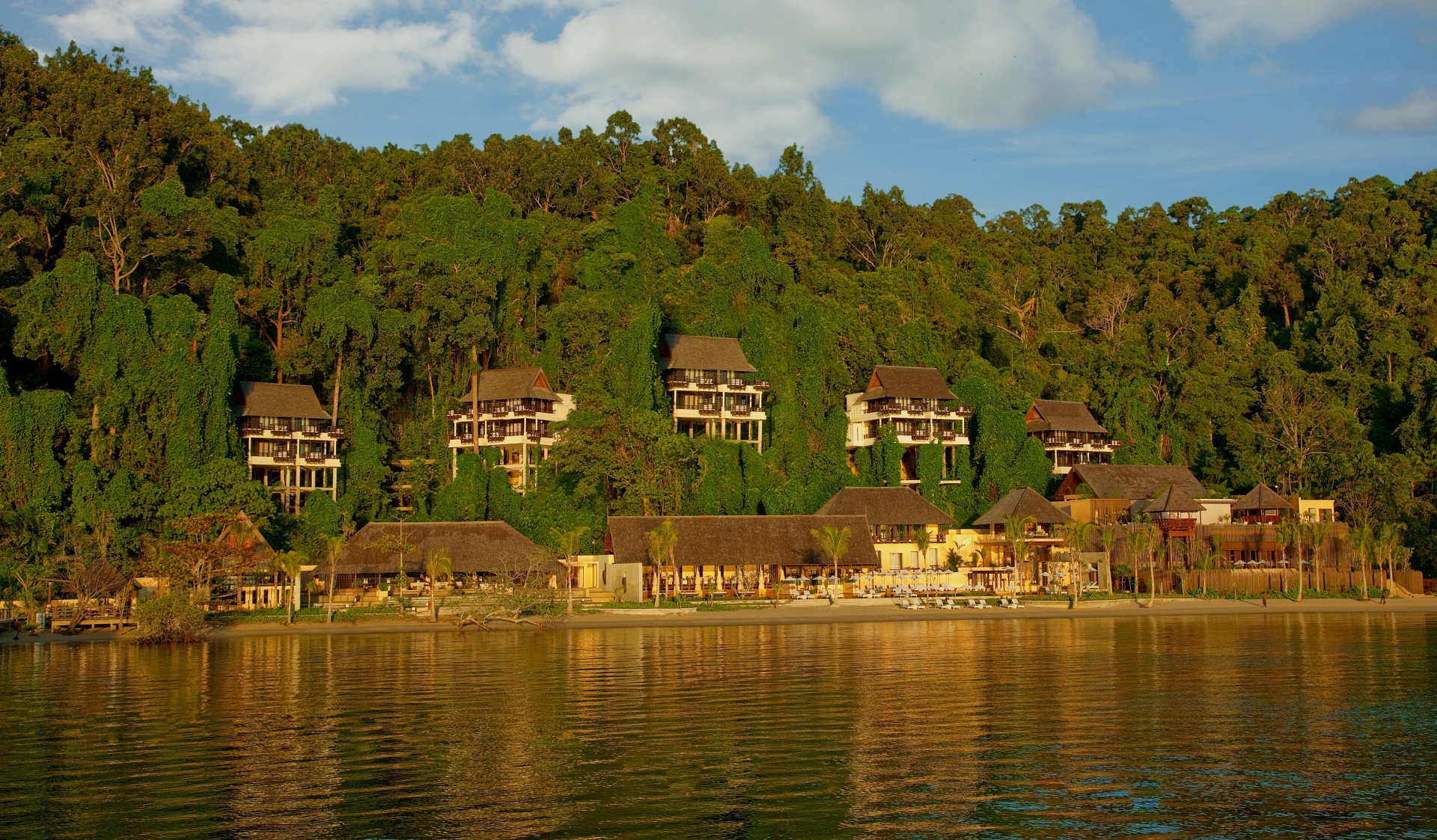 Resort View from the Sea - Gaya Island Resort