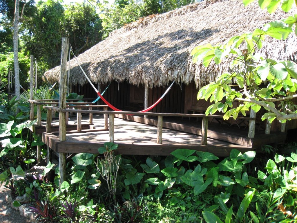 Lagoon front - Lamanai Outpost Lodge