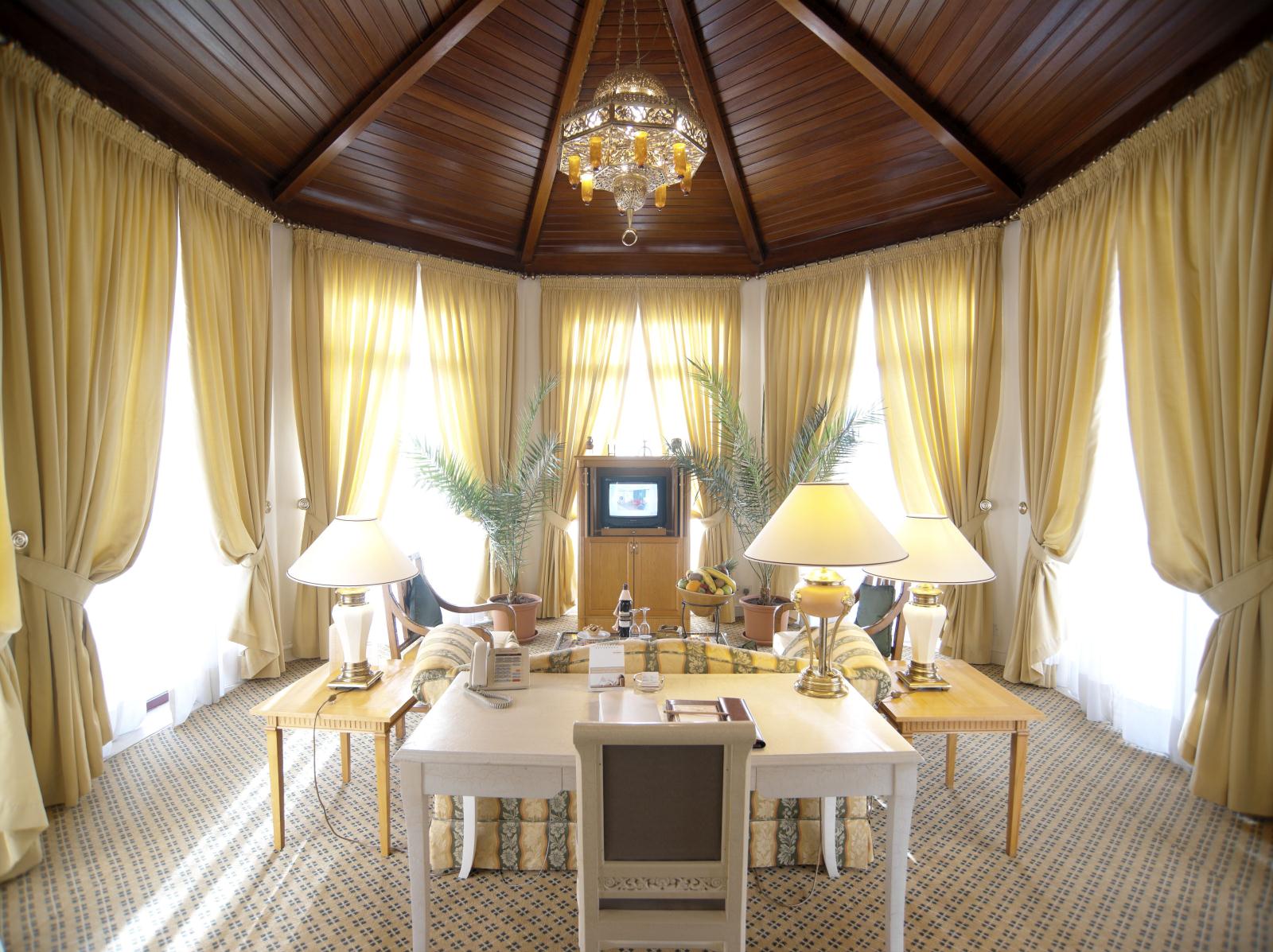 Living Room - Movenpick Resort Petra