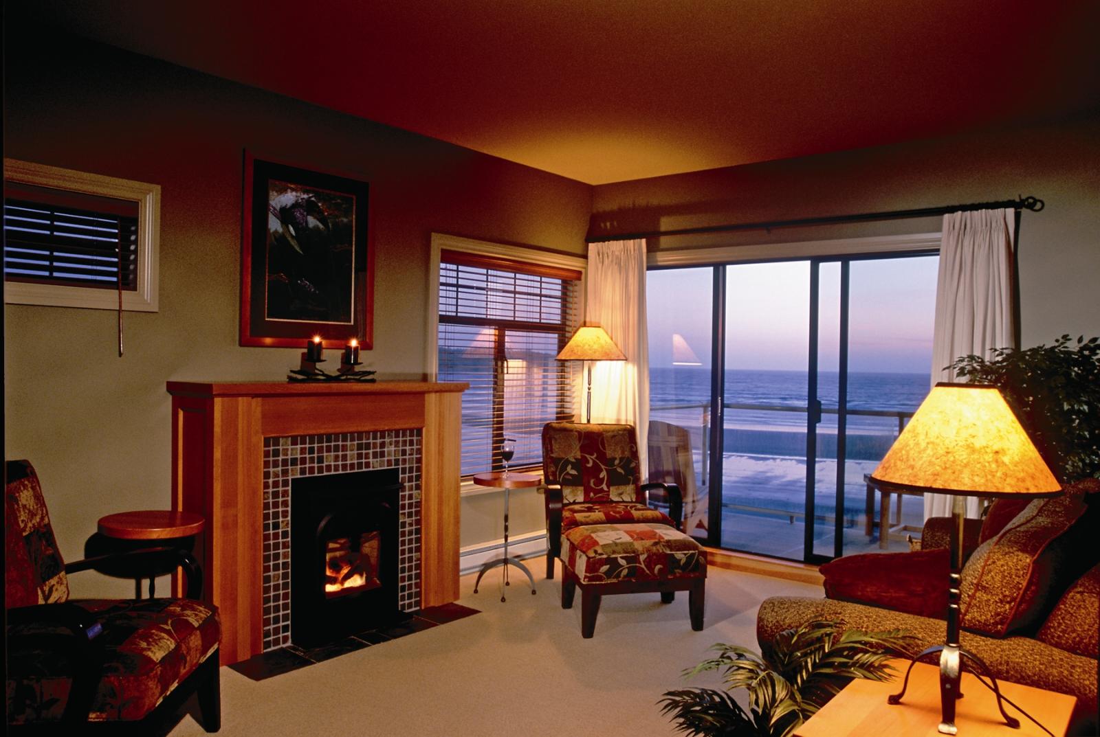 Long Beach Lodge Penthouse Suite lounge