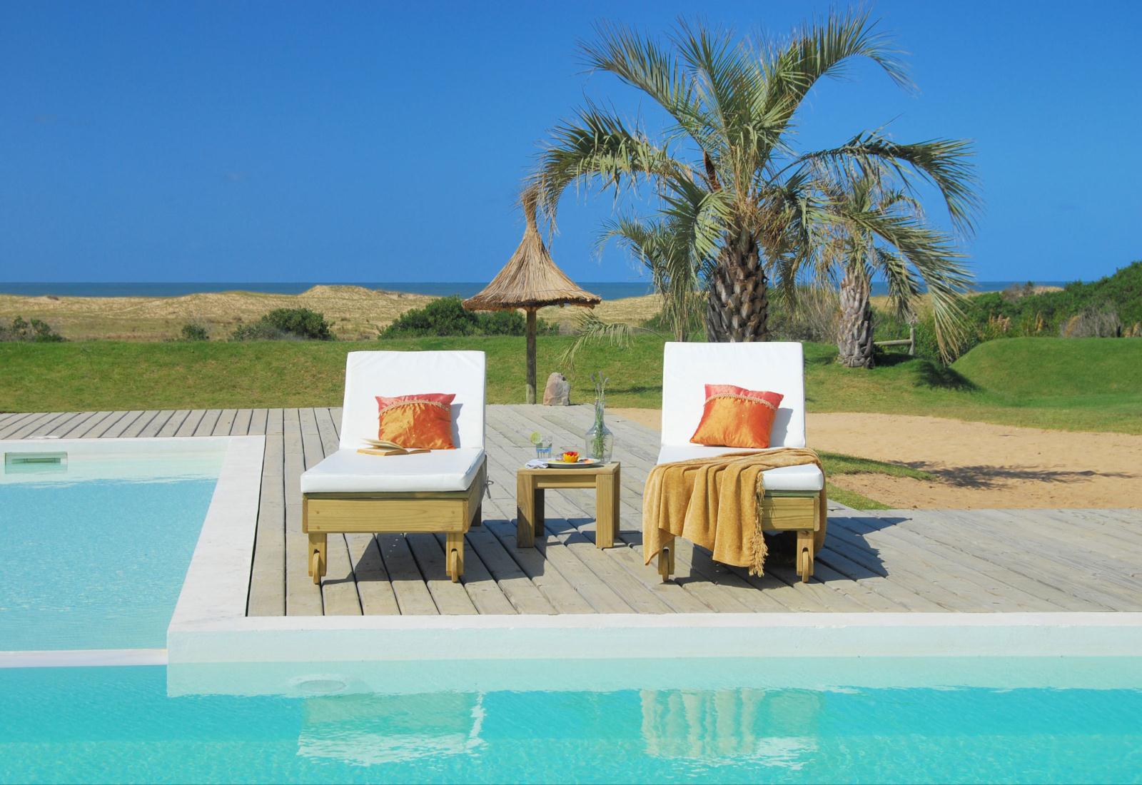 Pool and beach view - Casa Suaya