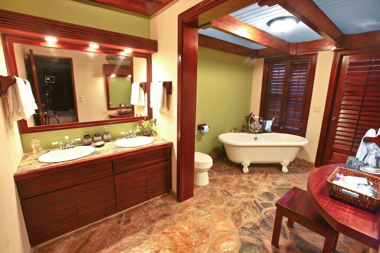 Bathroom in Suite - Hidden Valley Inn