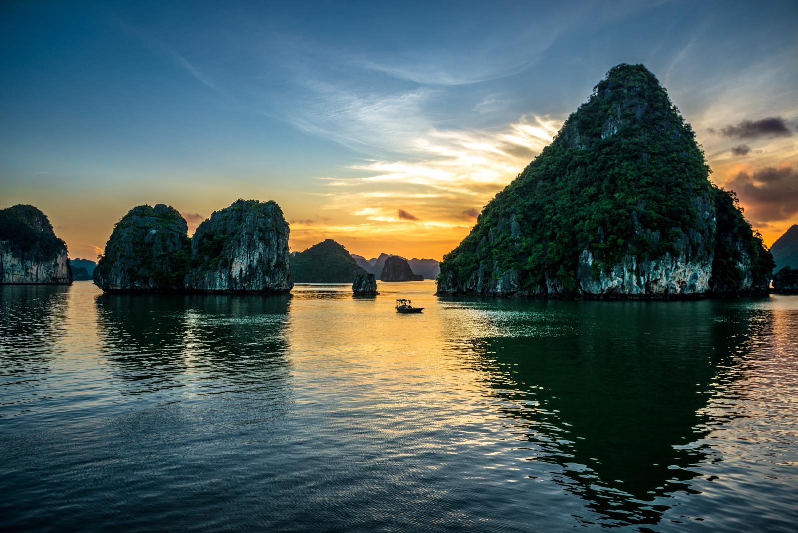 Halong Bay - Explore Vietnam