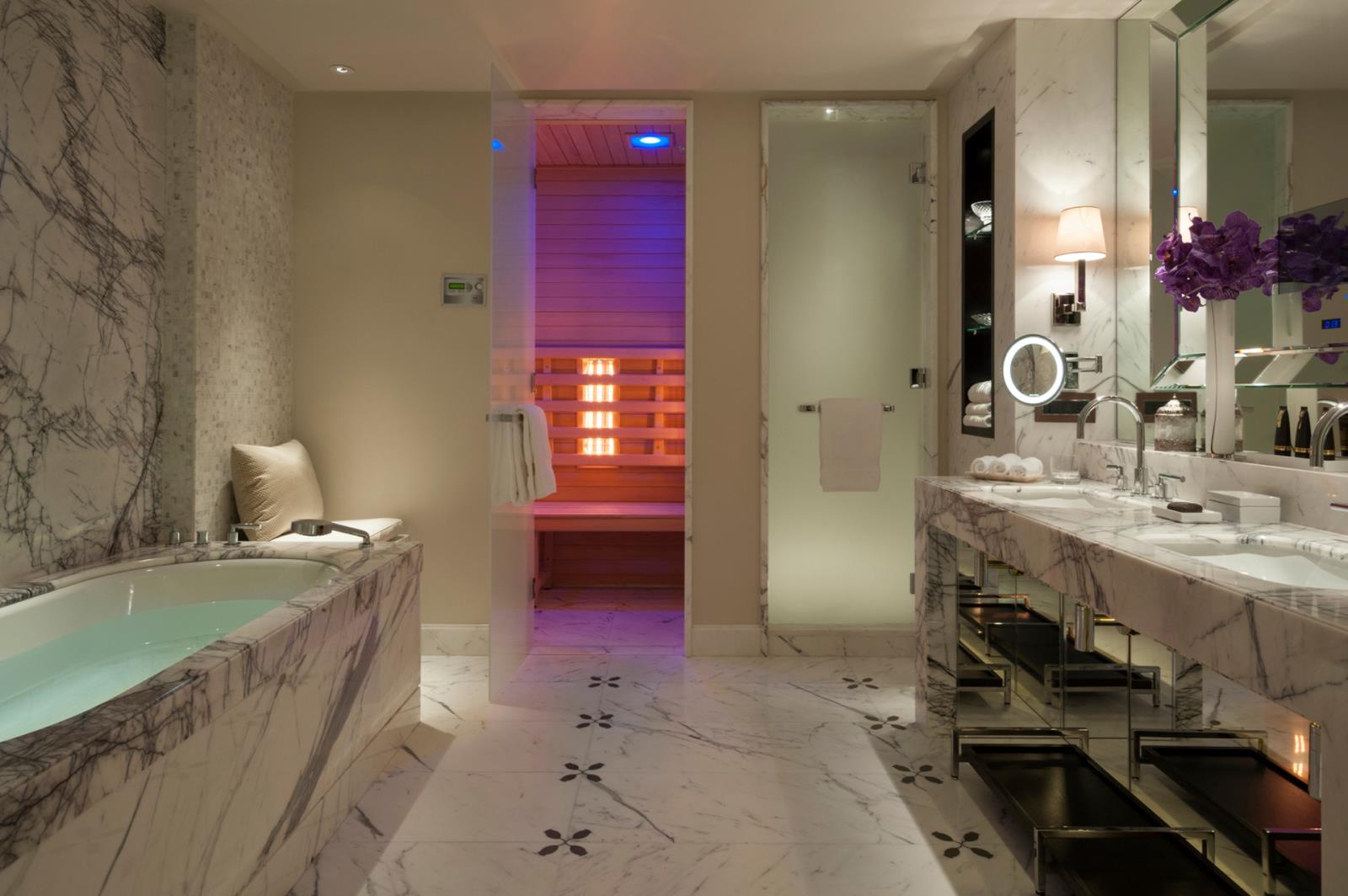 Grand Premier Suite Bathroom - Four Seasons Hotel Moscow