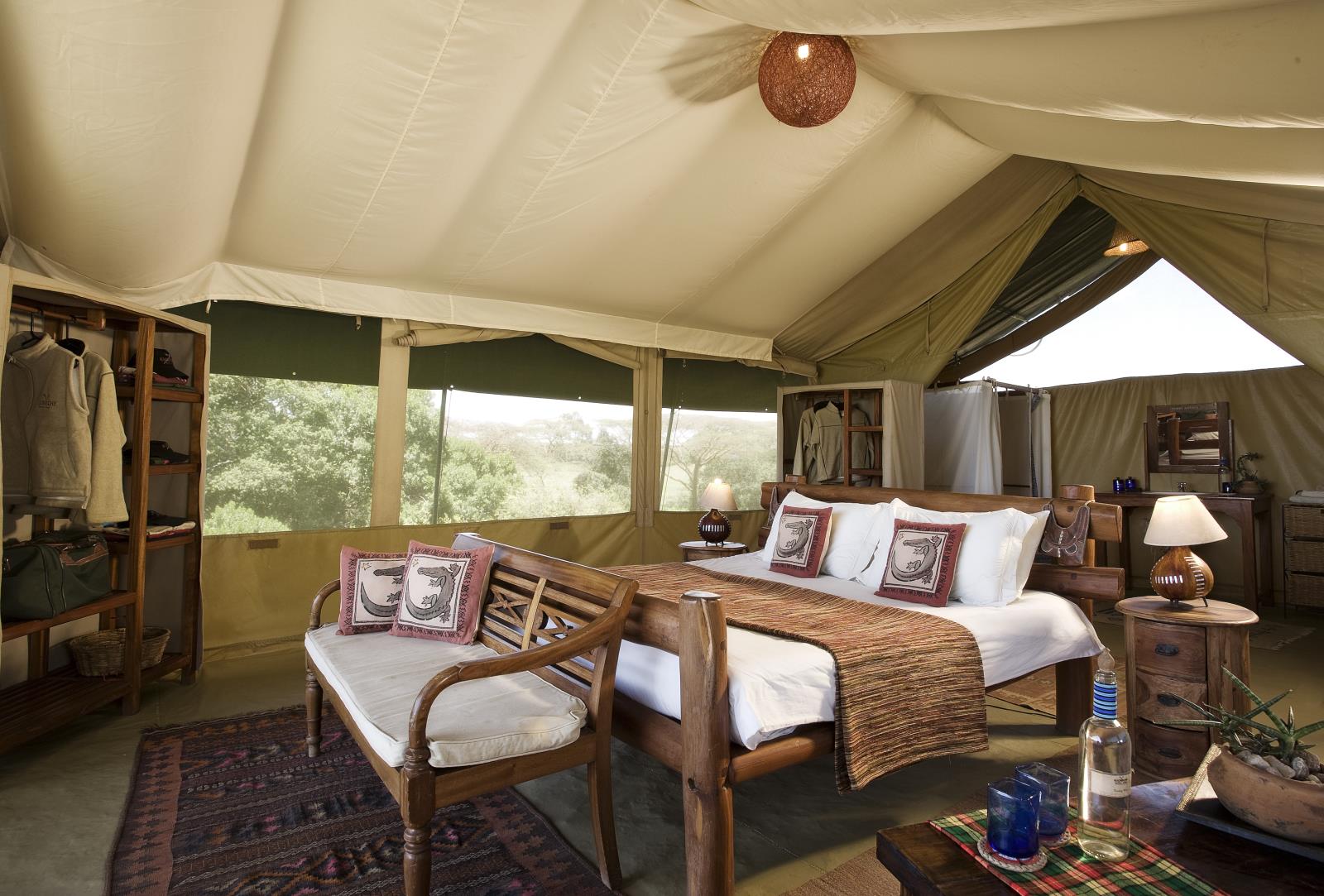 Luxurious bedroom - Kicheche Mara Camp