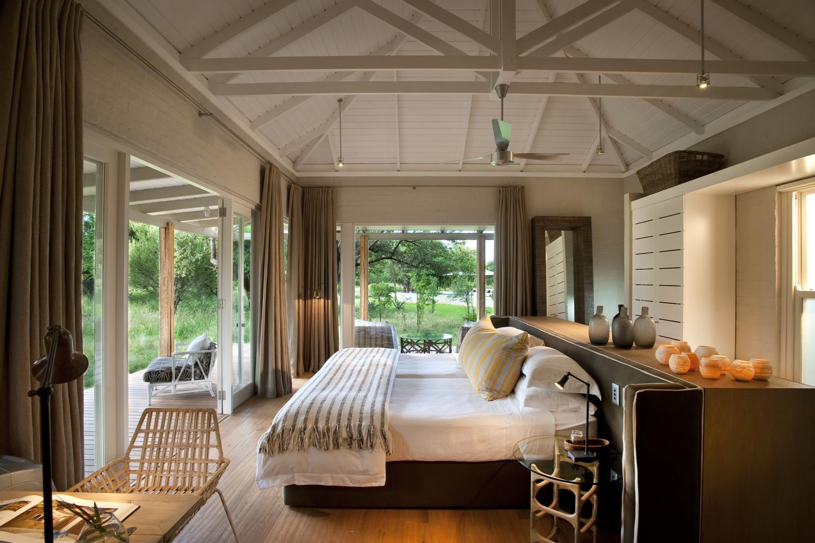Beautiful bedroom - Morukuru Farm House