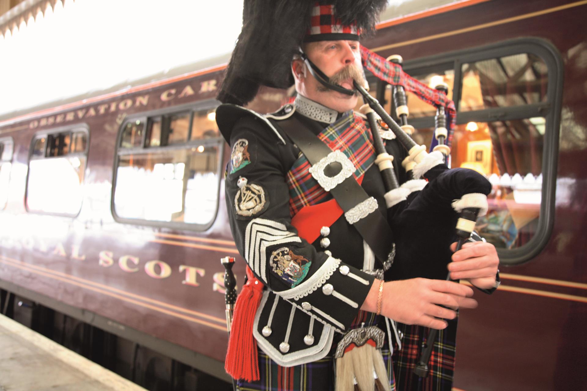 Bagpipes - Scotland in Ultimate Luxury