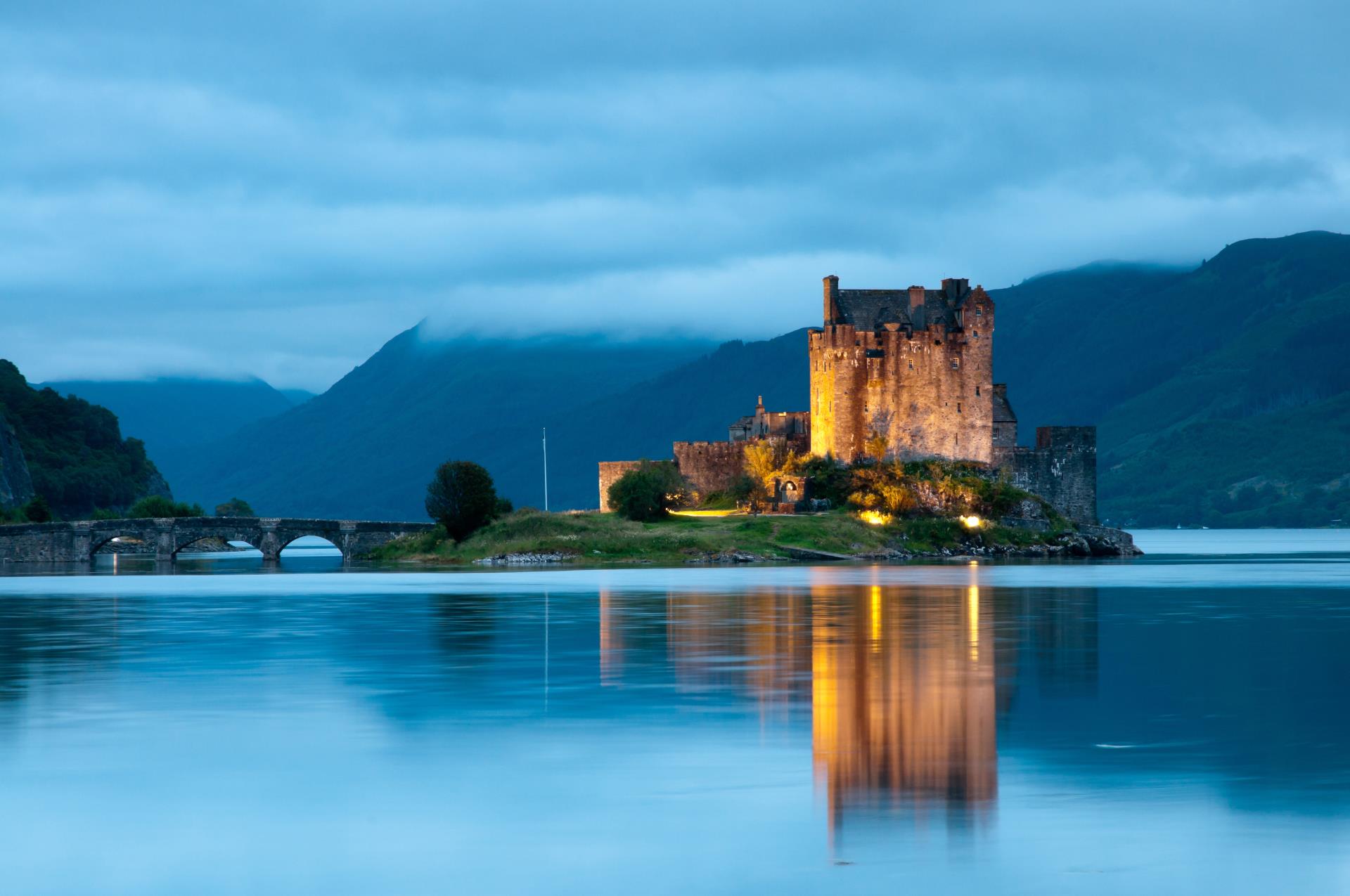 Eilean Donan Castle - Scotland in Ultimate Luxury