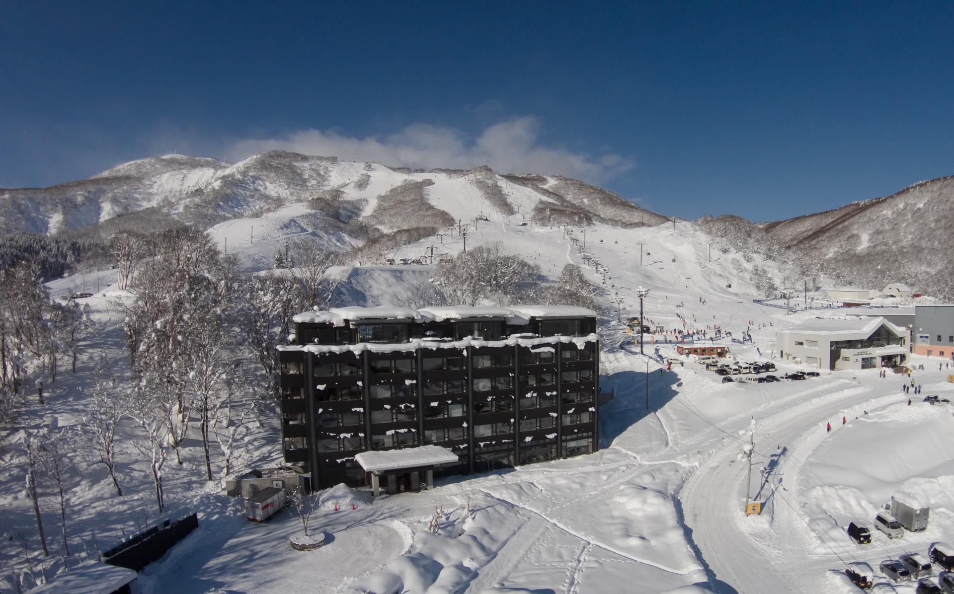 Exterior with view of slopes - Ki Niseko