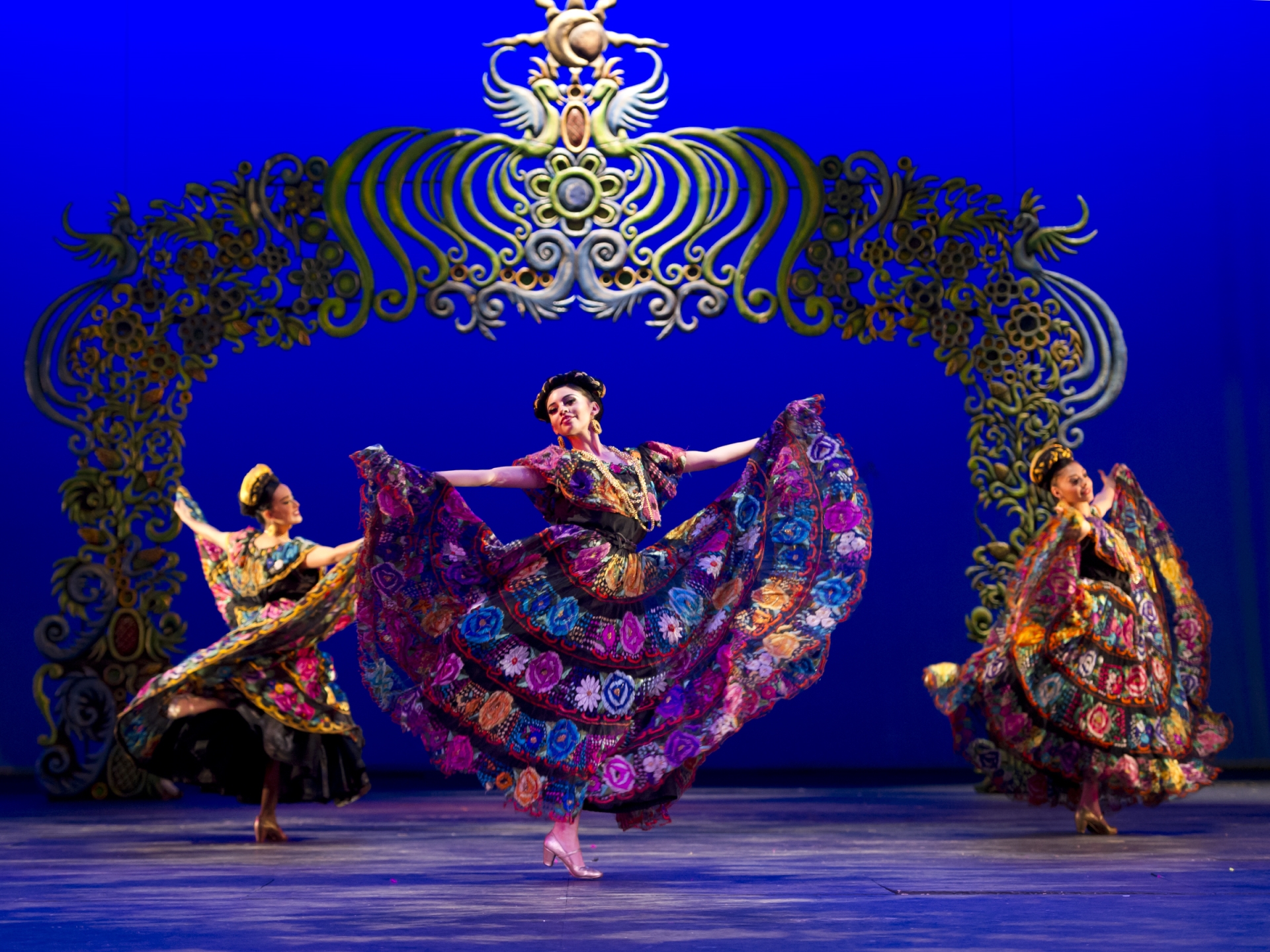Mexico Folkloric Ballet - Mayan Mysteries & the Caribbean Coast 