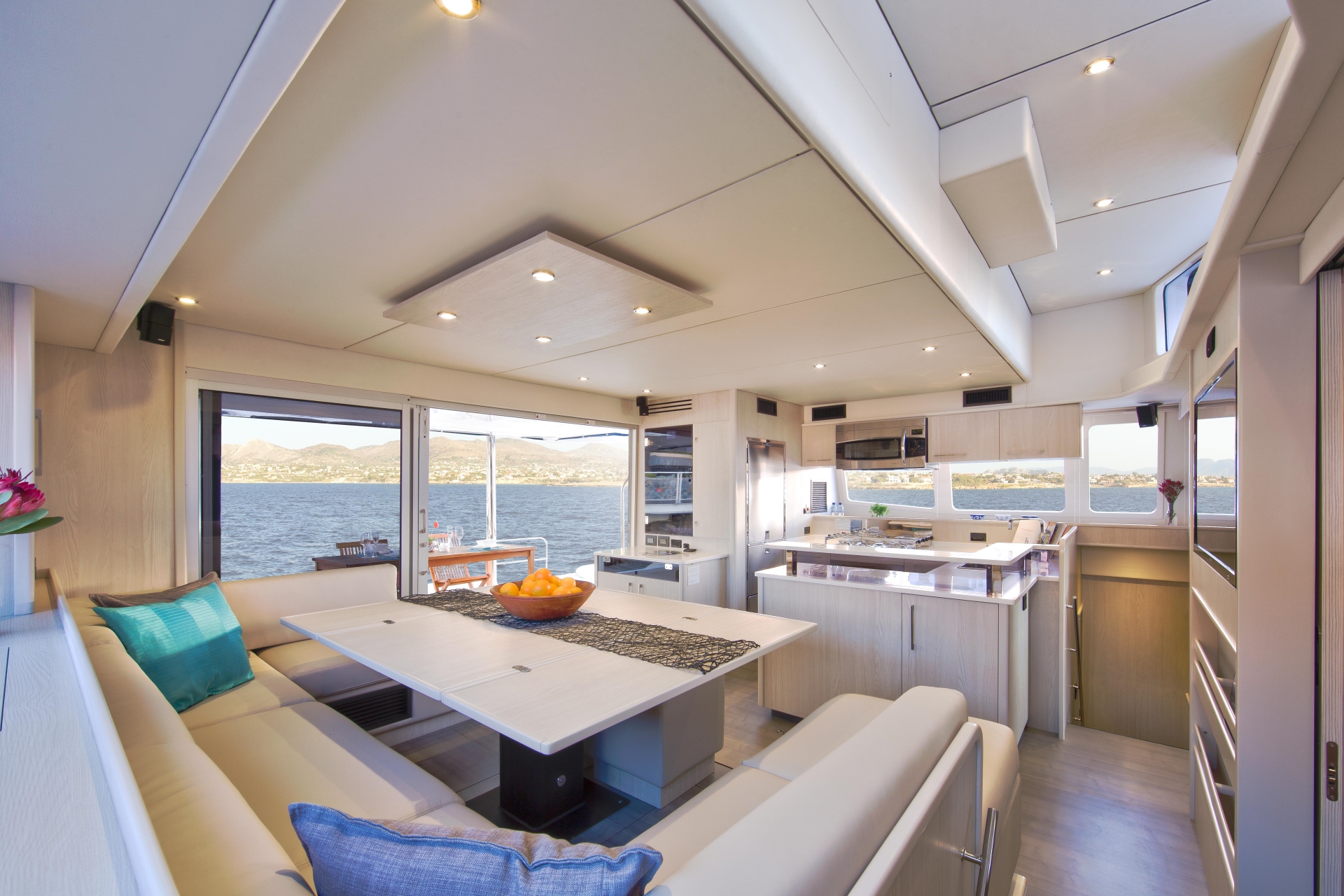 Saloon - Discover Dalmatia by private yacht