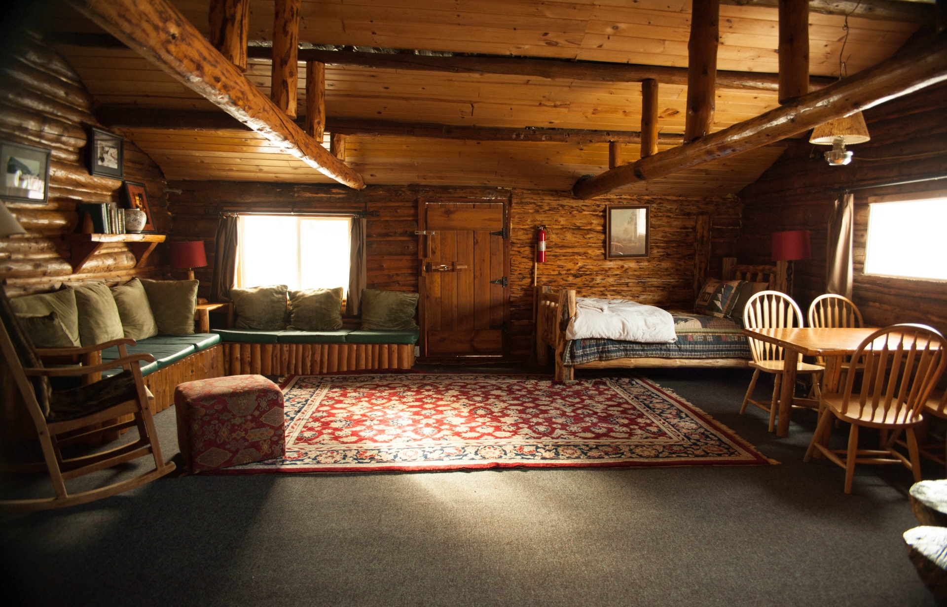 Trapper Interior - Winterlake Lodge