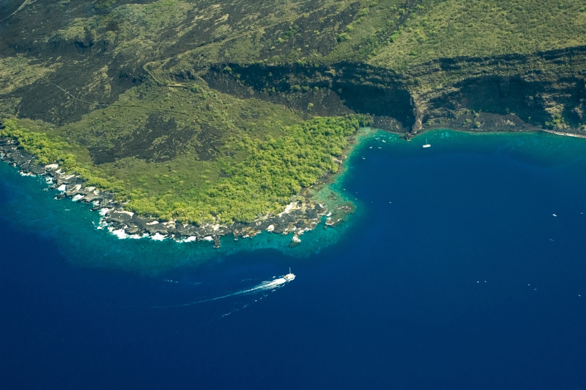 Hawaii from the air - Hawaii Island Hopping Adventure for teens