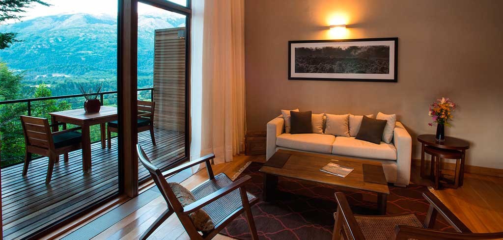 Lounge and terrace views - Uman Lodge