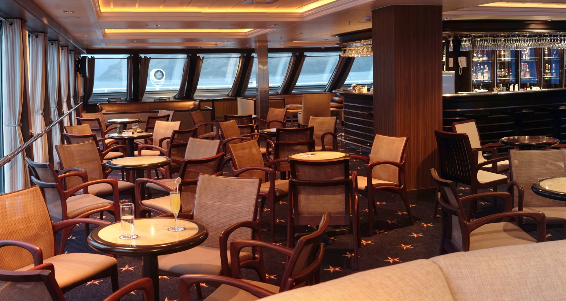 Stella Australis dining - Australis Cruises