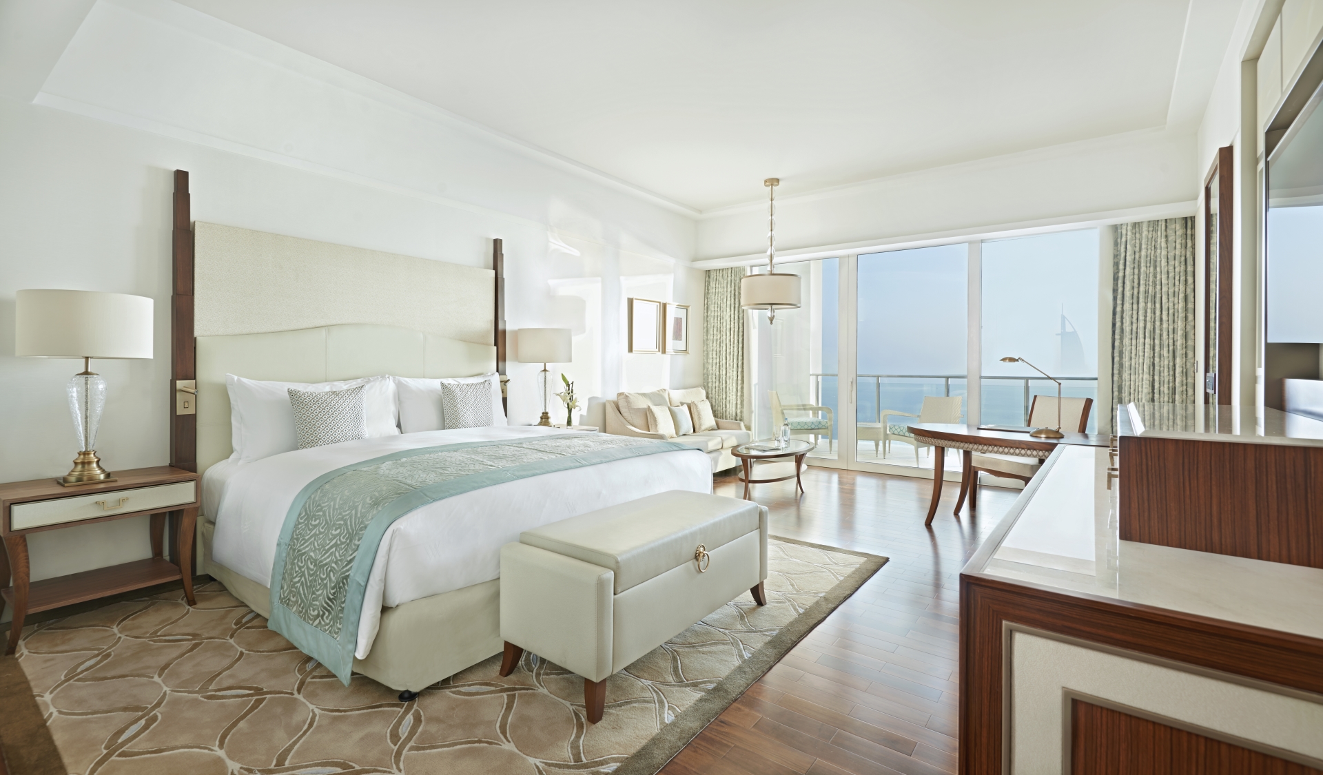 Bedroom King Deluxe Skyline View - Waldorf Astoria Dubai Palm