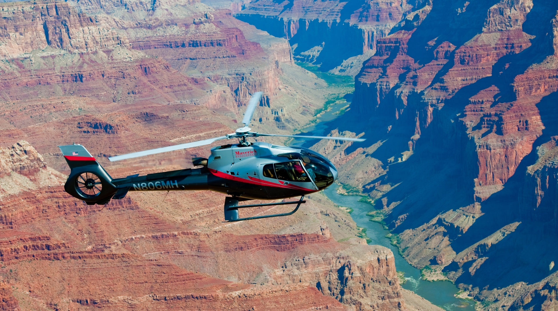 Helicopter over grand canyon - Mountain Retreat and Desert Chic 