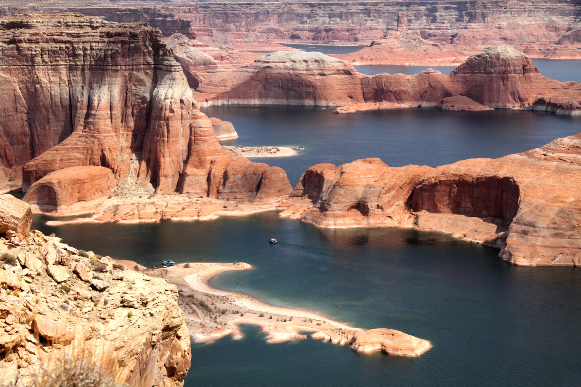 Lake Powell - A Wild West Adventure 