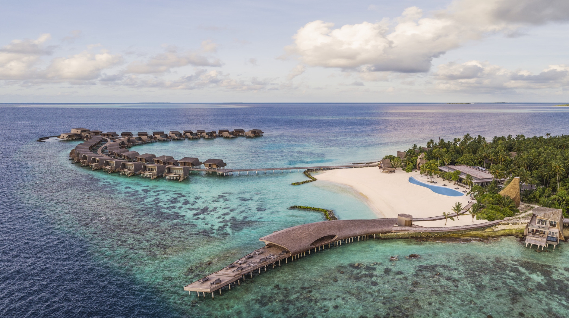 Whale Bar - St Regis Maldives Vommuli Resort
