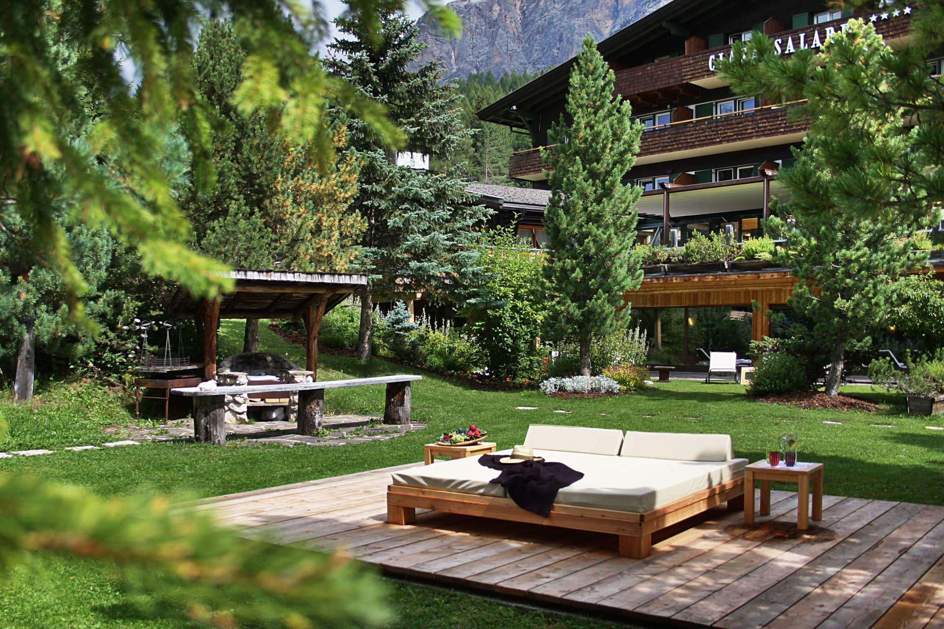 Relaxing garden - Hotel Ciasa Salares Summer