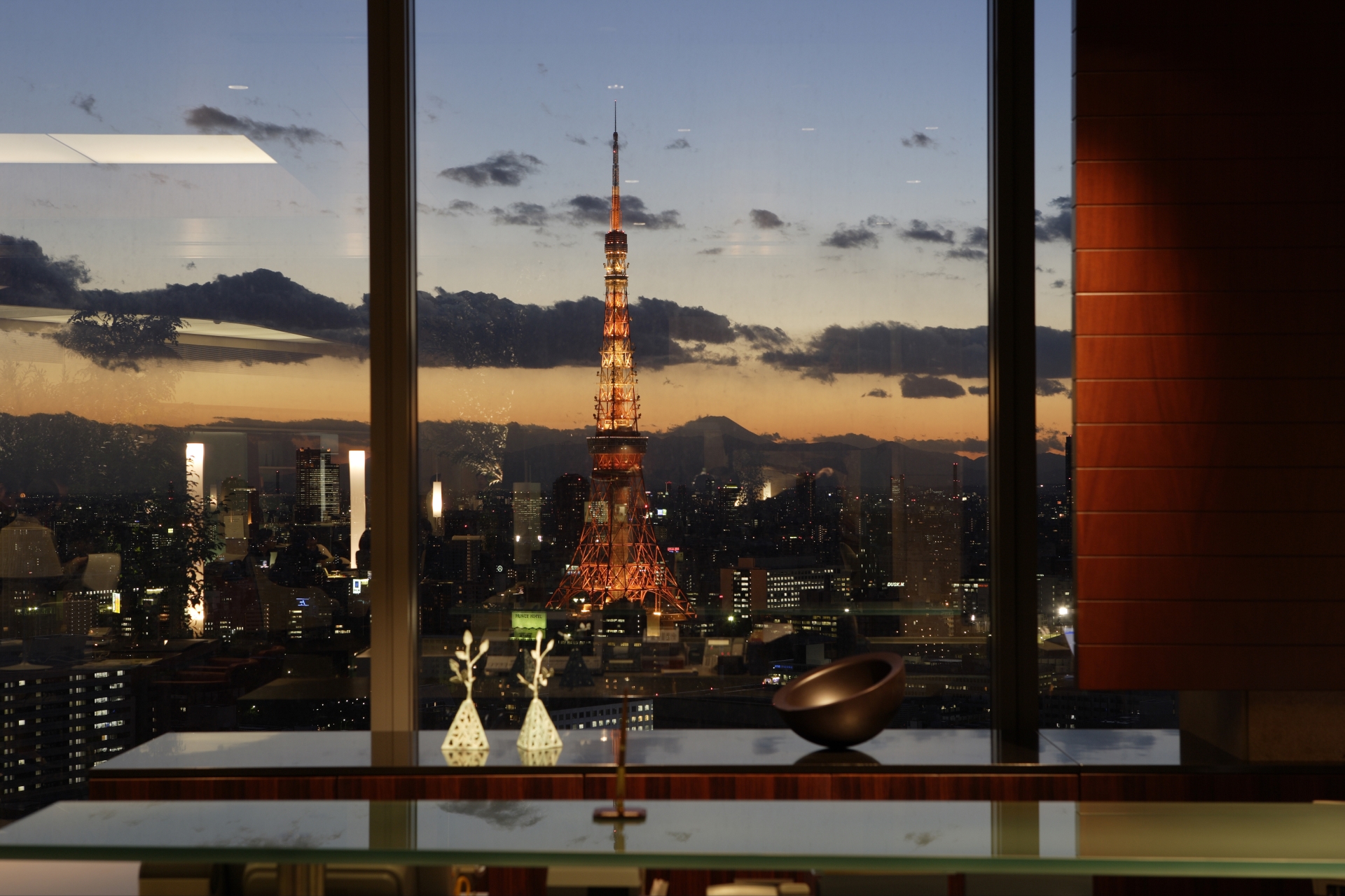 View From Reception - Park Hotel Tokyo