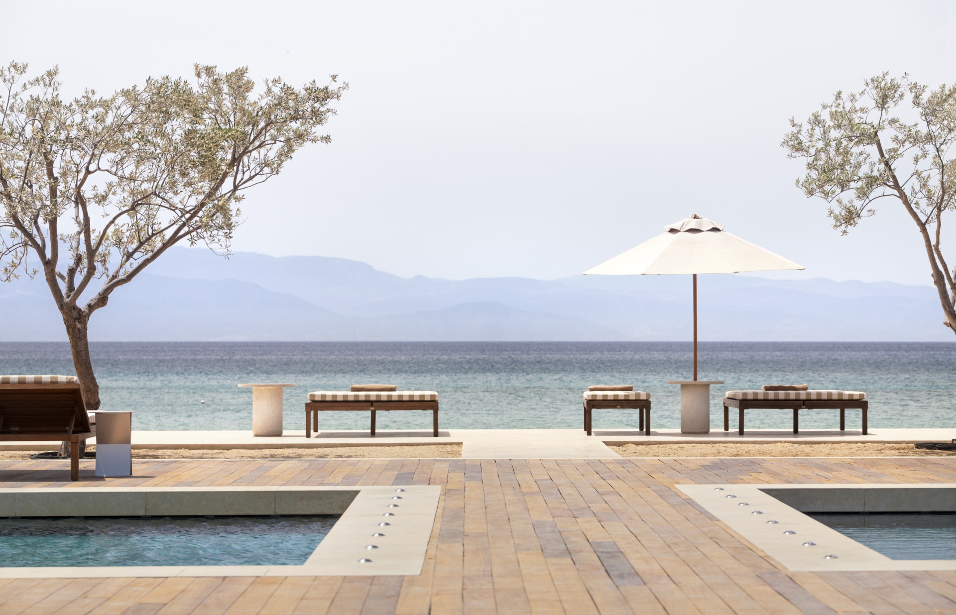 Beach club - Mainland Greece in Ultimate Luxury