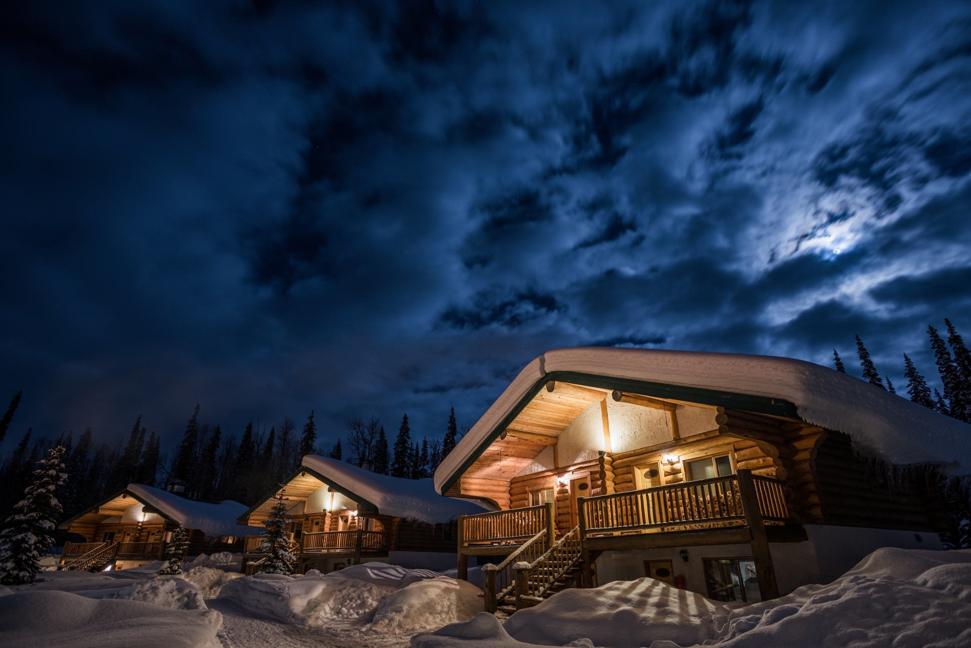 Last Frontier Heli-Ski - Bell2 Lodge 