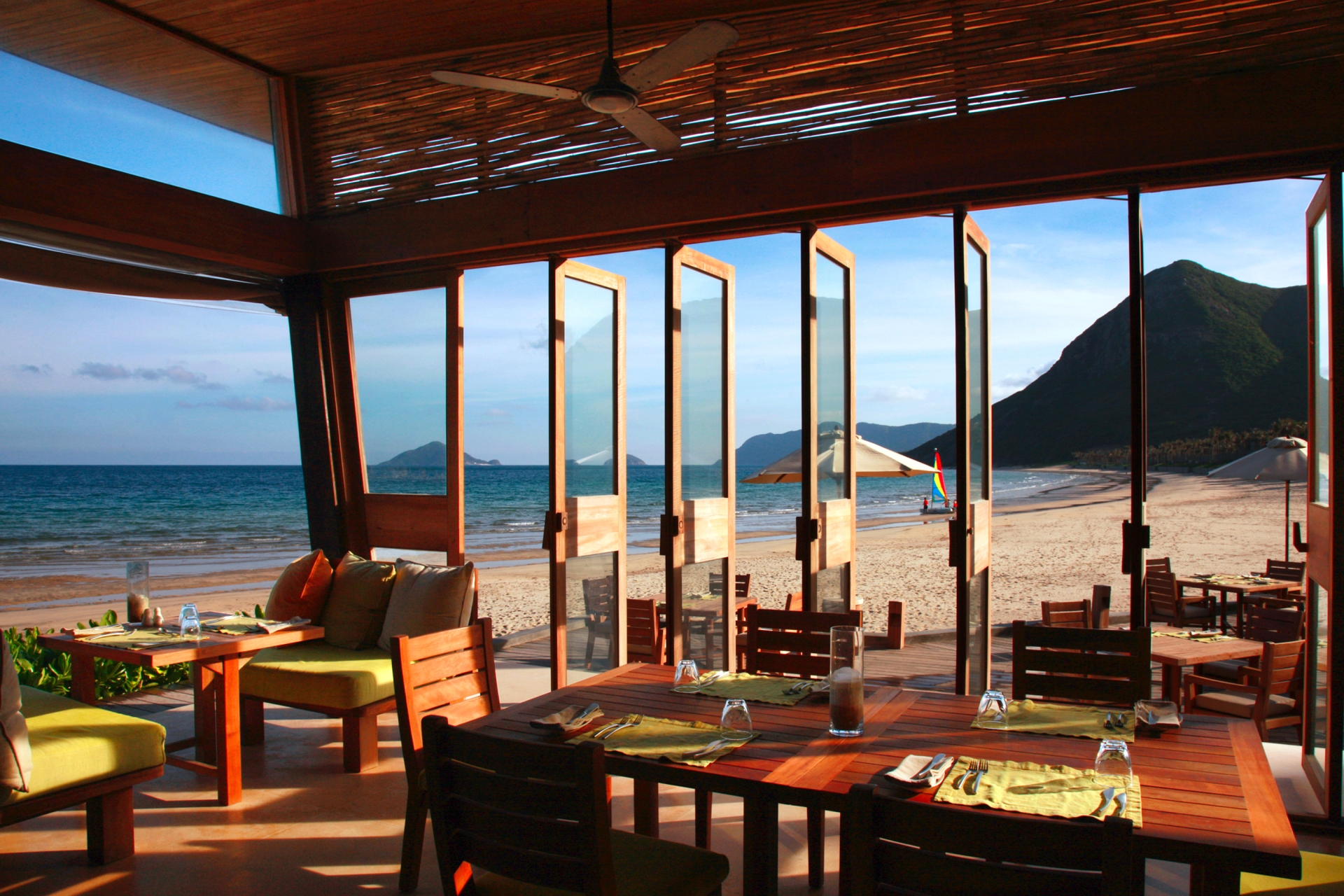 Restaurant by the beach 