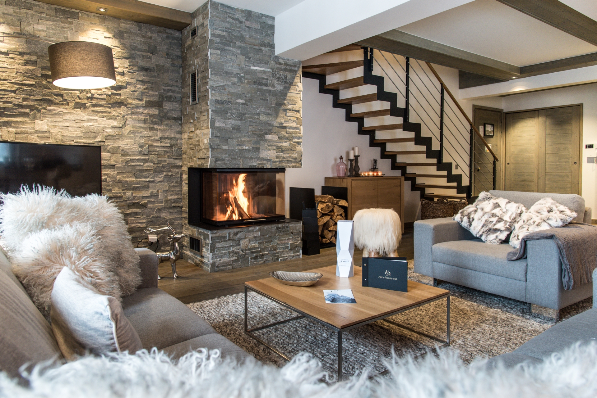 Whistler Lodge - Living Room 