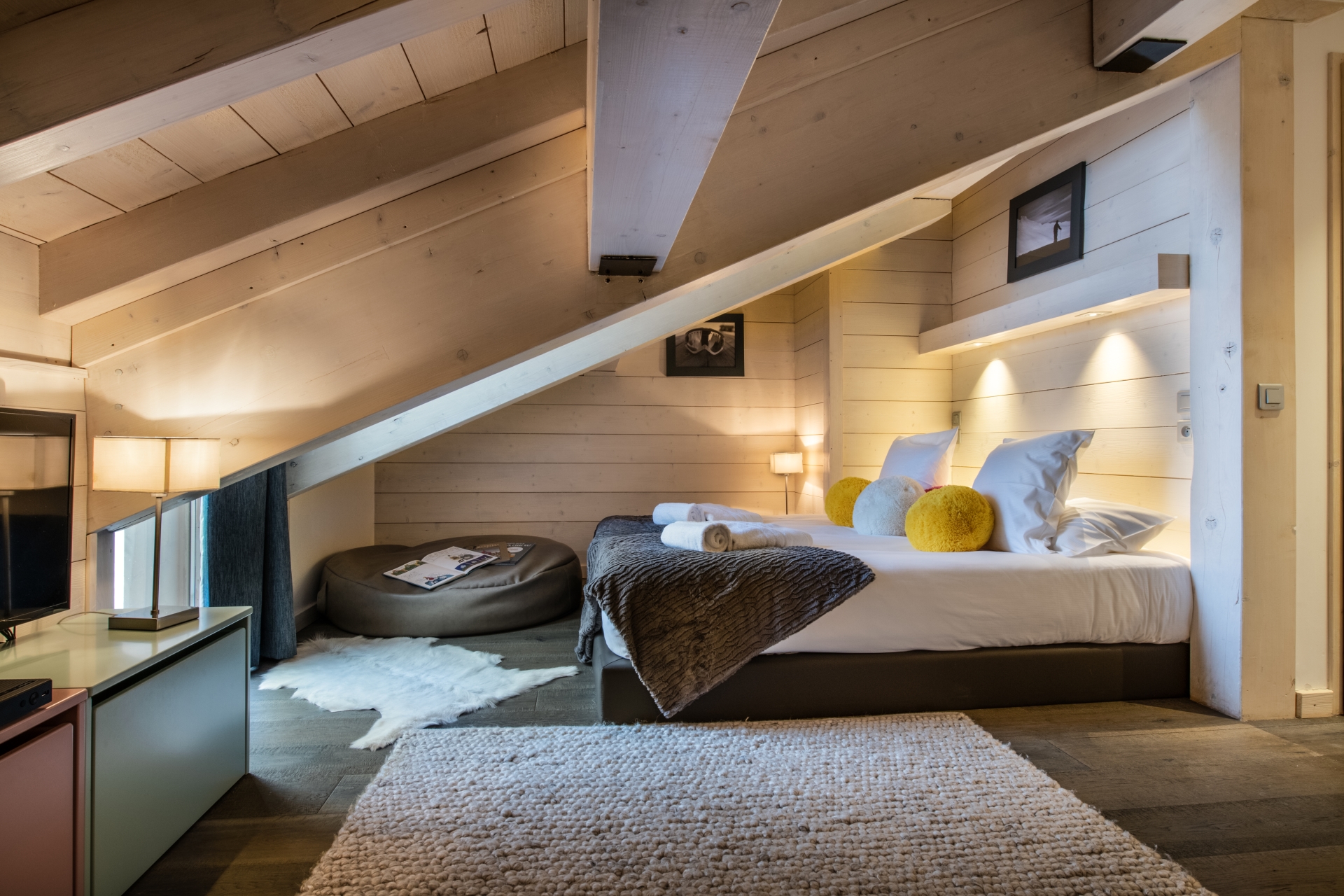 Whistler Lodge - Double Bedroom 