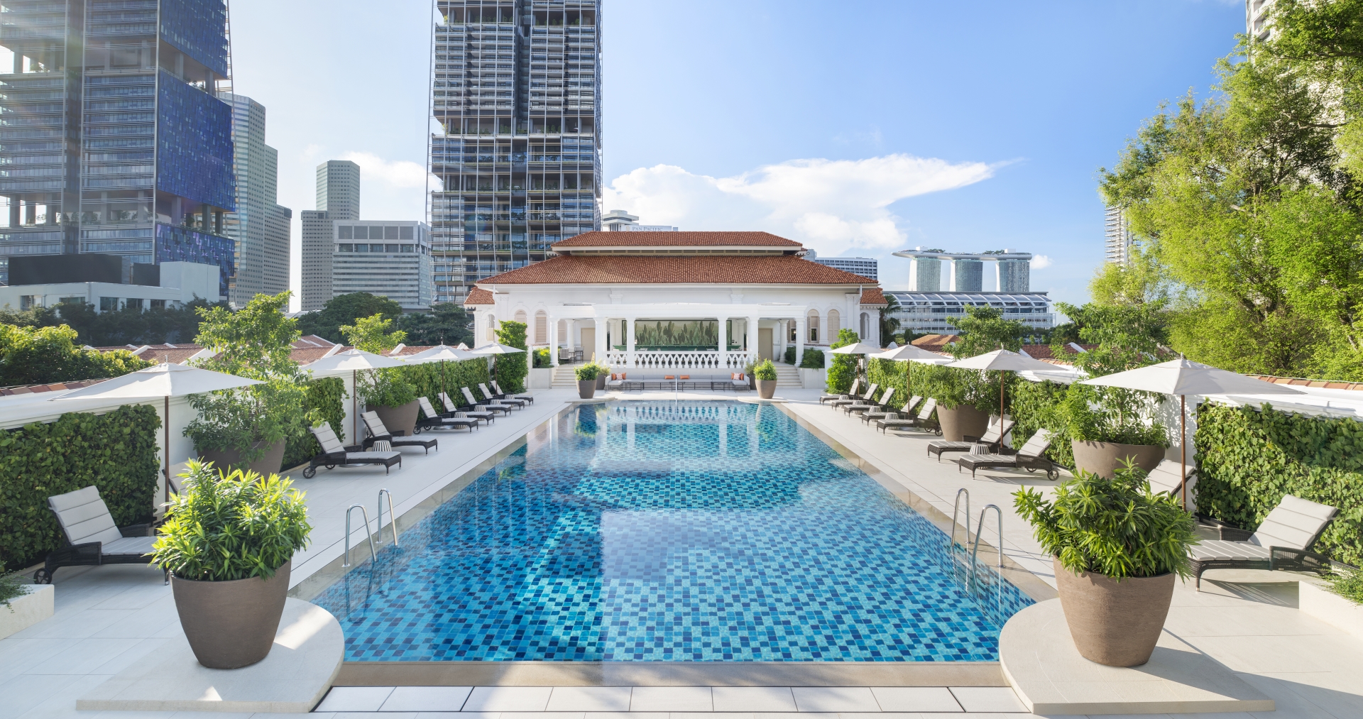 Swimming Pool - Raffles Hotel Singapore 