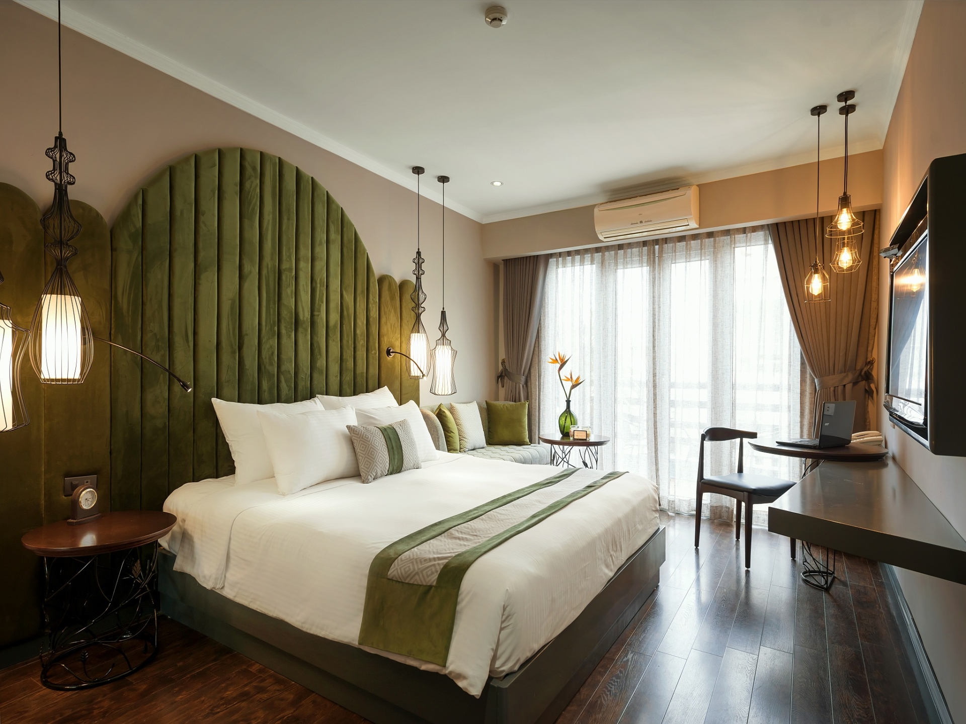 Junior Suite Balcony - Essence Hanoi Hotel & Spa