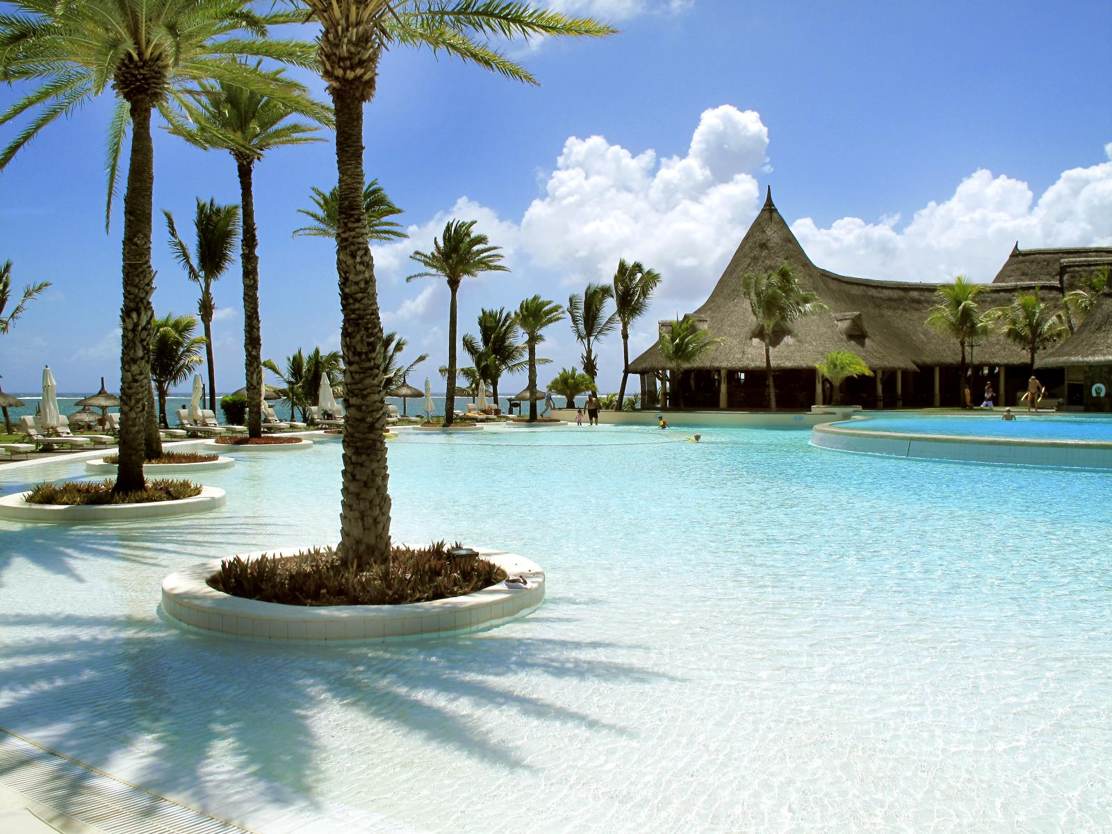 Constance Belle Mare Plage Pool - Golf in Mauritius
